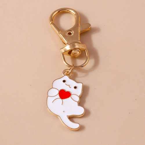 Porte Clé Chat - chaton blanc avec un coeur rouge