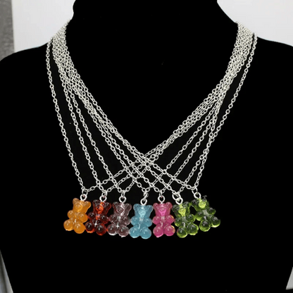 Collier d'Amitié pour 8 portez par un mannequin