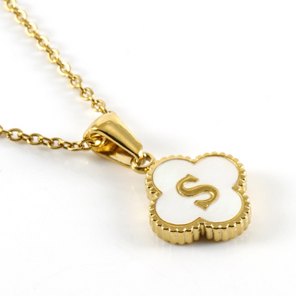 lettre s du collier avec lettre