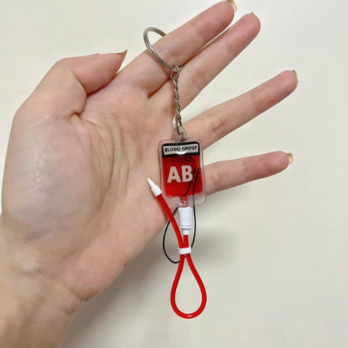 Porte Clé Poche de Sang de type AB de 9,8 cm