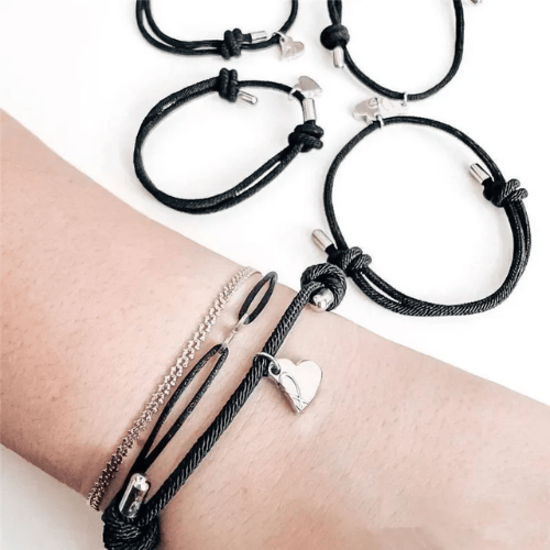 Bracelet d'Amitié pour 4 porter par une femme