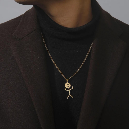 Collier Best Friends pour 2 en or porté par un homme