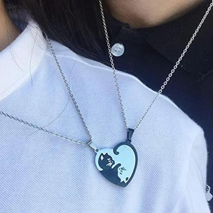 Collier d'Amitié pour 2 Chat porter par deux amies