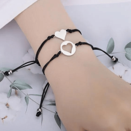 bracelet mere fille porter par une femme