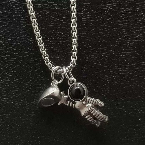 collier-aimanté-astronaute-couleur-argent