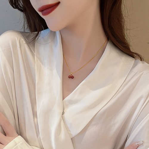 collier-cerise-rouge