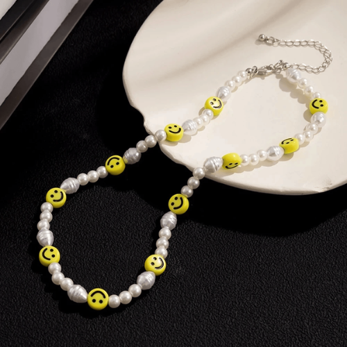 collier-d'amitié-sourire-perles-blanc